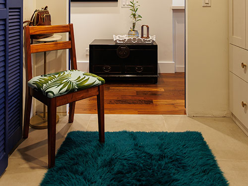 image of Honolulu condo that received home makeover with flooring and countertops from Pacific American Lumber.